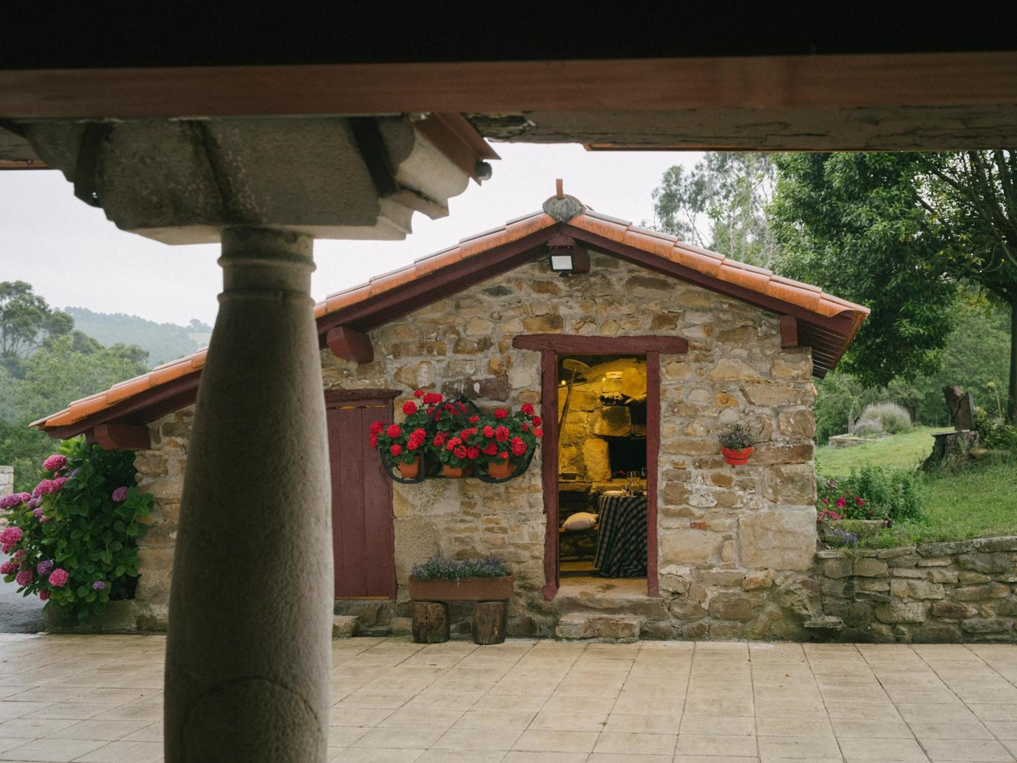 Hotel Nafarrola - Gastronomy & Wine (Adults Only) Bermeo Exterior photo